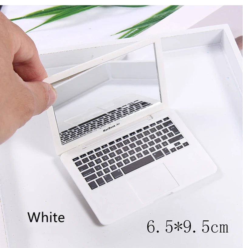 NEWBORN MINI LAPTOP