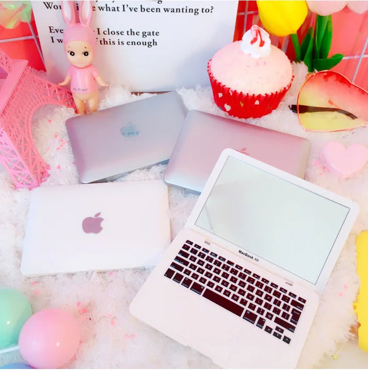 NEWBORN MINI LAPTOP
