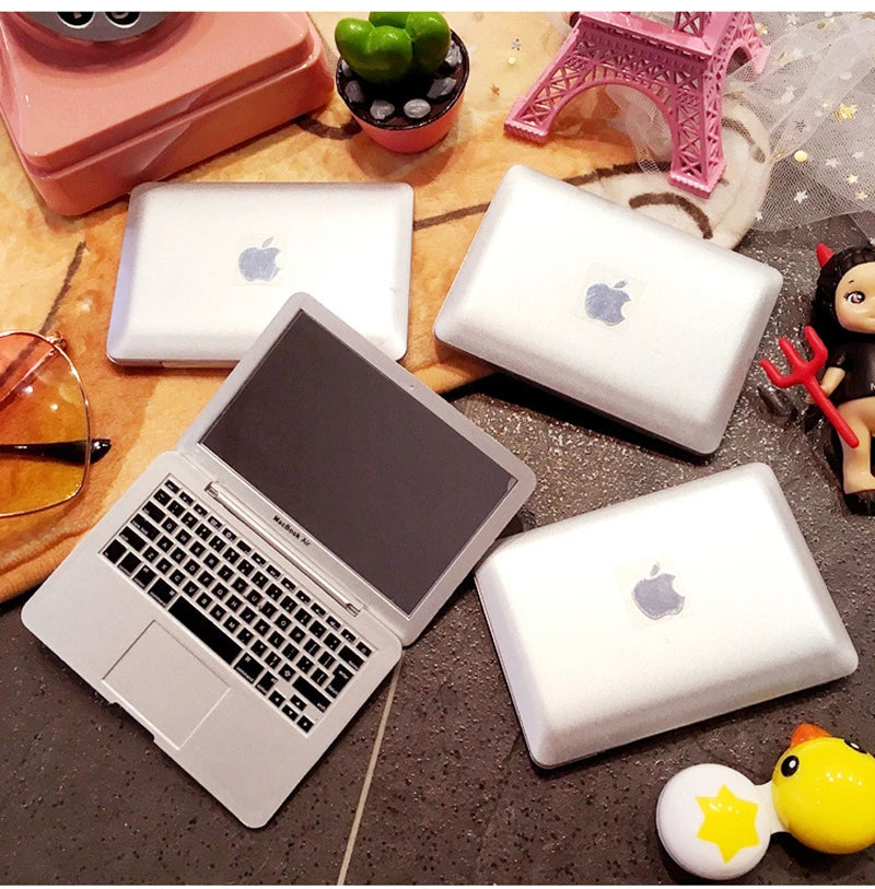 NEWBORN MINI LAPTOP